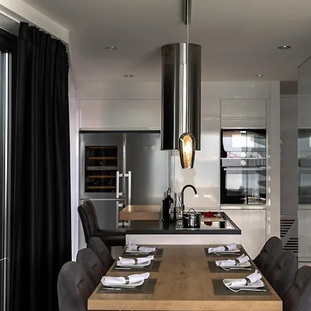 Infinity - Luxurious Seaview With Enchanting Pool Vila
