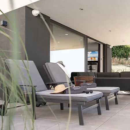 Infinity - Luxurious Seaview With Enchanting Pool * 卡利