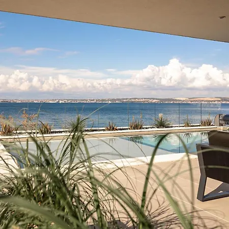 Infinity - Luxurious Seaview With Enchanting Pool * Kali