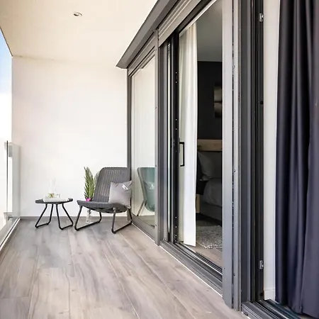 Infinity - Luxurious Seaview With Enchanting Pool *