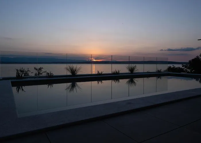 Vila Infinity - Luxurious Seaview With Enchanting Pool Kali