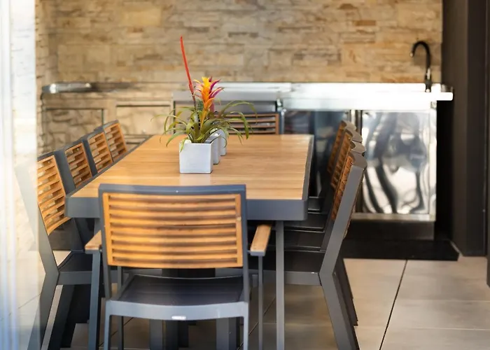 Infinity - Luxurious Seaview With Enchanting Pool Willa *