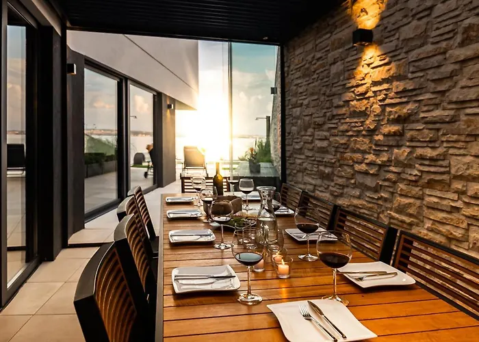 Infinity - Luxurious Seaview With Enchanting Pool Vila *