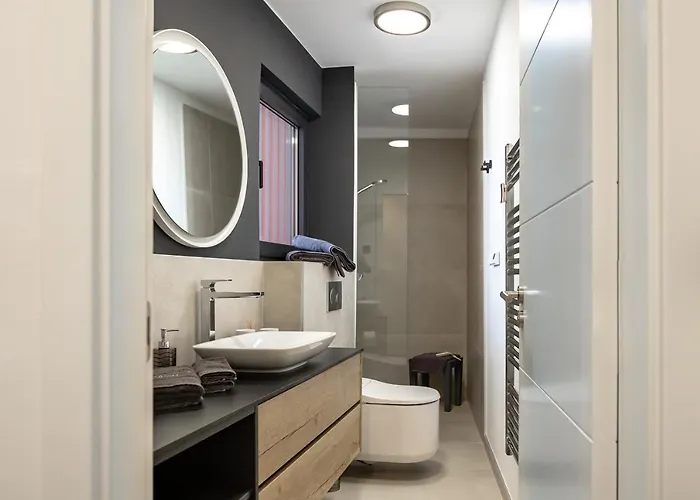 Infinity - Luxurious Seaview With Enchanting Pool *