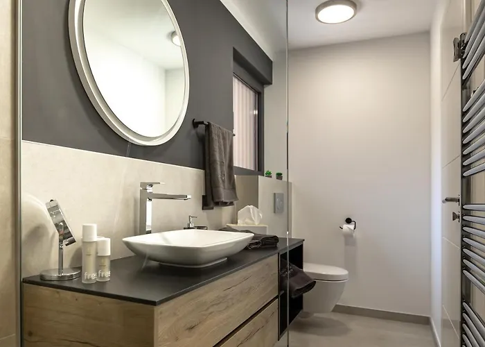 Infinity - Luxurious Seaview With Enchanting Pool Kali