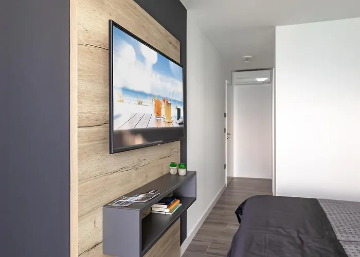 Infinity - Luxurious Seaview With Enchanting Pool * Kali